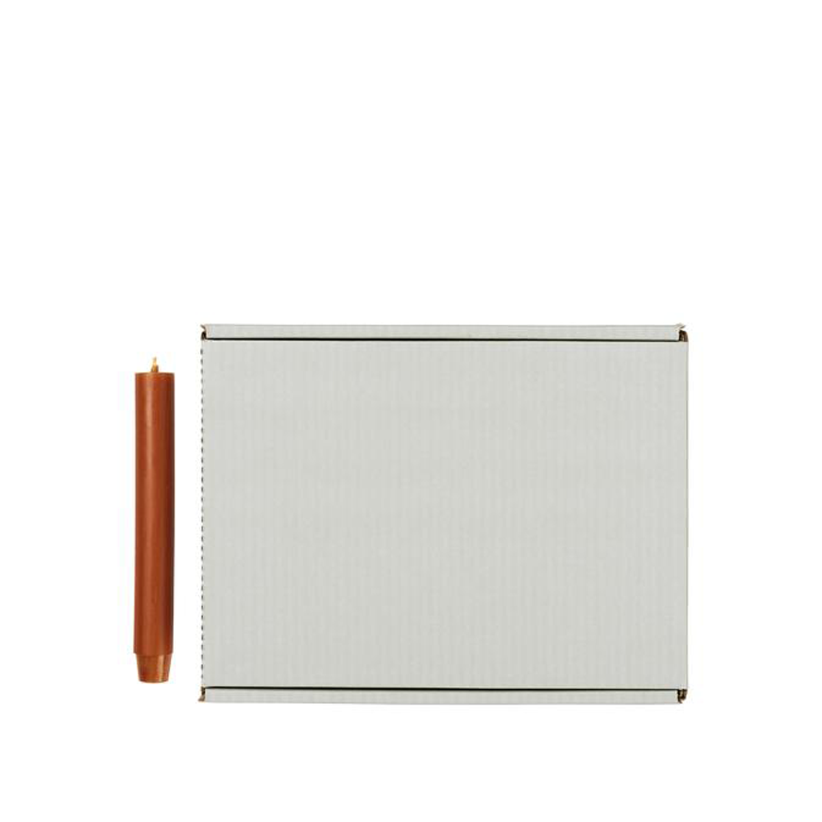 40890093 Broste Rustic taper kerti Terracotta Ø2,6xH20 cm (1) Broste Rustic taper kerti Terracotta Ø2,6xH20 cm – mynd 1